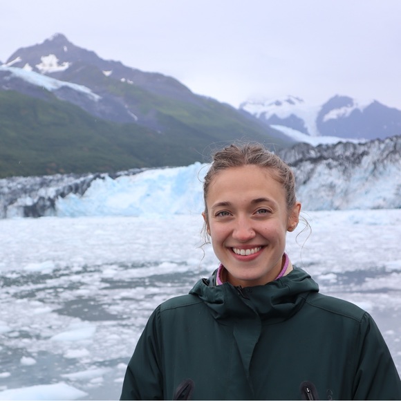 Meet your Posher, Paige - Picture 1 of 1